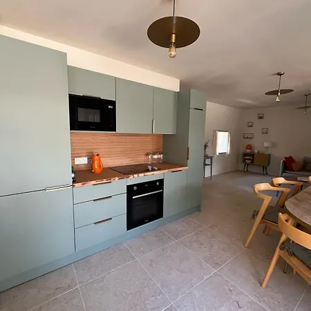 Holiday home La Grangerie Grange En Pierre Avec